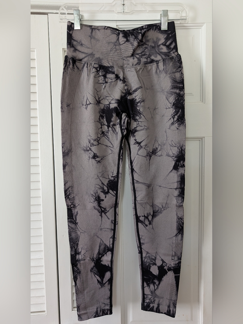 HALARA Black and Gray Tie-Dye Leggings